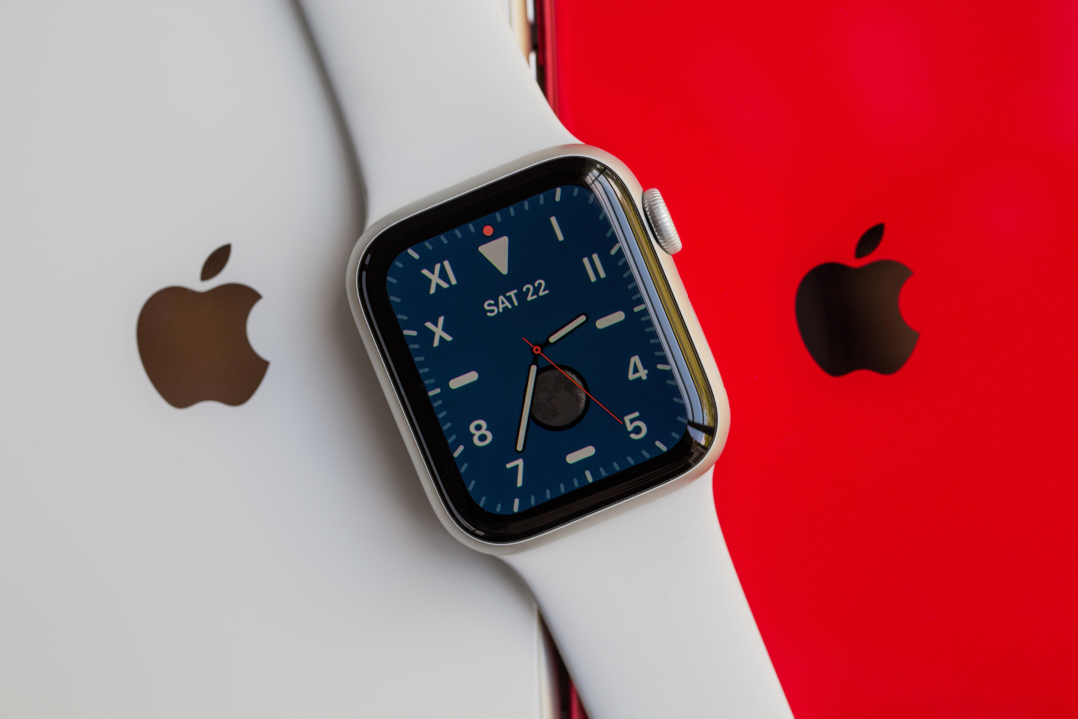 Iphone se watch. Эпл вотч 6. Apple watch se 44mm. Смарт часы Аппле вотч 6. Apple watch se 2020 44mm.